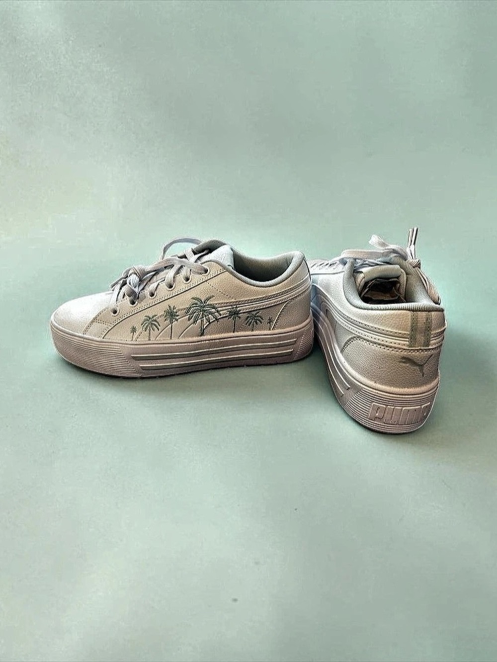 Poshmark Title
PUMA Kaia 2.0 Palm Resort White Platform Sneakers Women’s 10 NEW